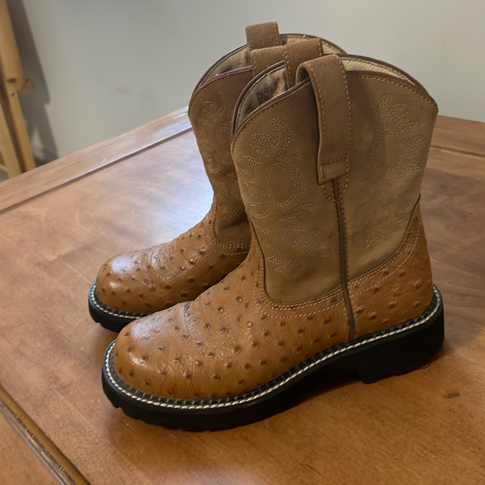 Ariat Fat Baby Ostrich Patterned Boots Size 7B